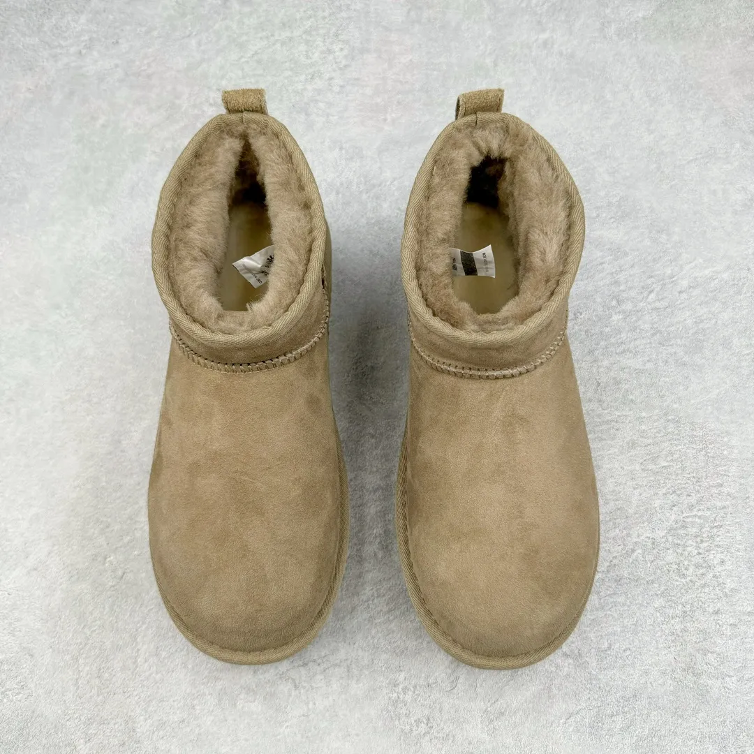 Pick up locally 💰520 UGG 5092 Classic autumn and winter sheepskin and fur integrated snow boots. All shoes are made of ZP. Longfeng A-grade Australian imported sheepskin and fur integrated brand OEM production line. Fully follow the ZP process. OEM original pattern maker. Adhering to the principle of no original shoe development and selection. Pay attention to every detail. The most authentic version on the market. TREADLITE "Light Wing" technology outsole. Light/durable/flexible/pile size: 35 36 37 38 39 40 41 42 Coding: by2936070